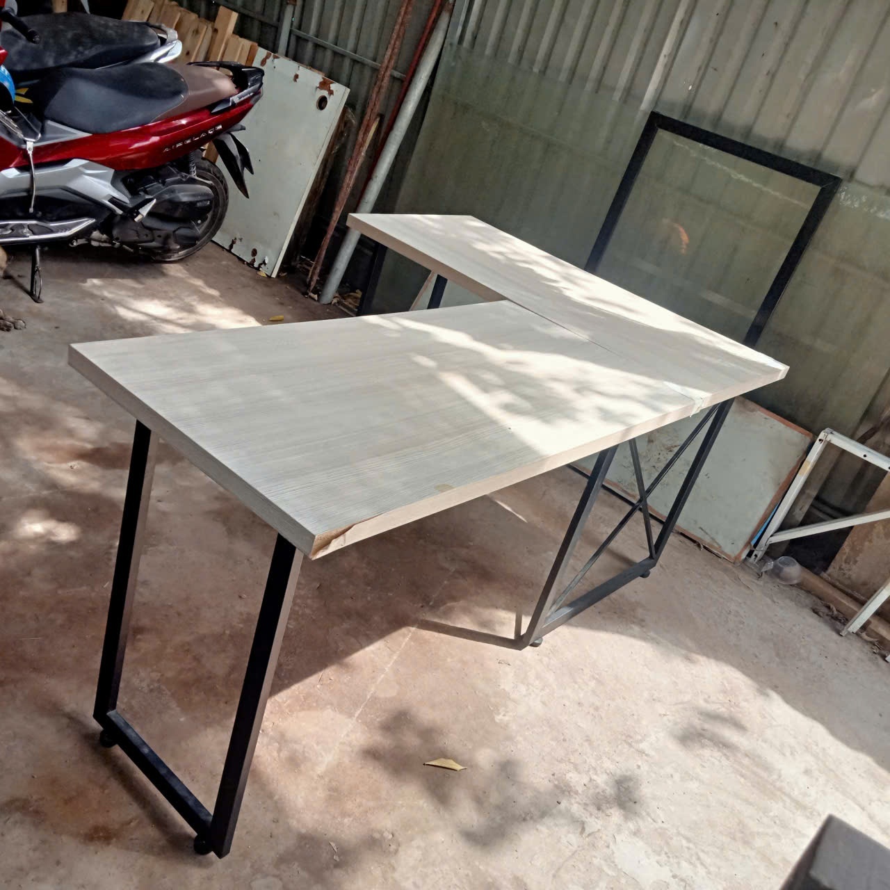 Bàn làm việc cũ SP020384