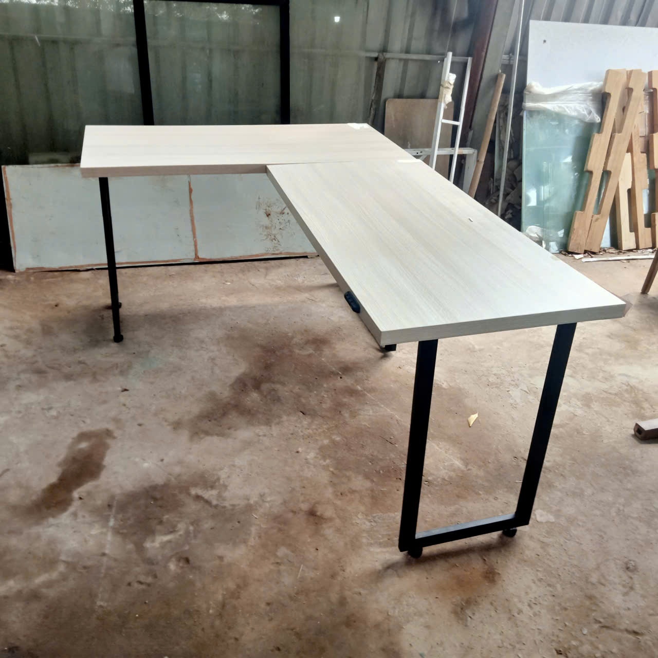 Bàn làm việc cũ SP020384