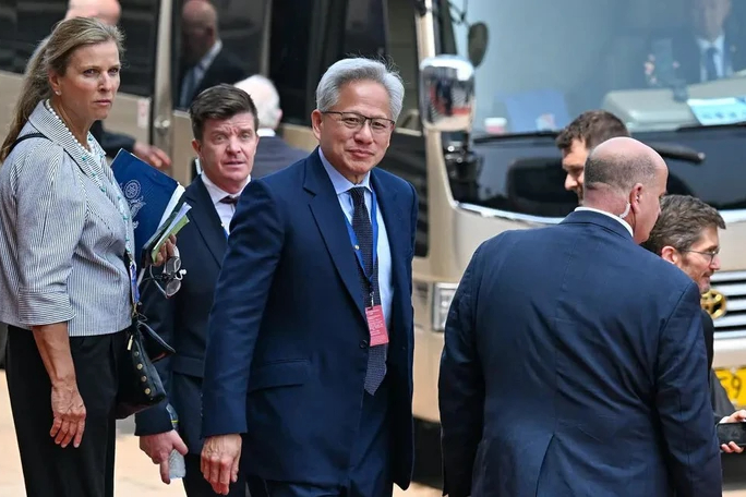 CEO Nvidia Jensen Huang gia nhập hội đồng cố vấn của đại học hàng đầu Trung Quốc