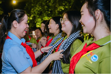 Du khảo xe đạp khám phá, học làm bánh bò thốt nốt tại An Giang