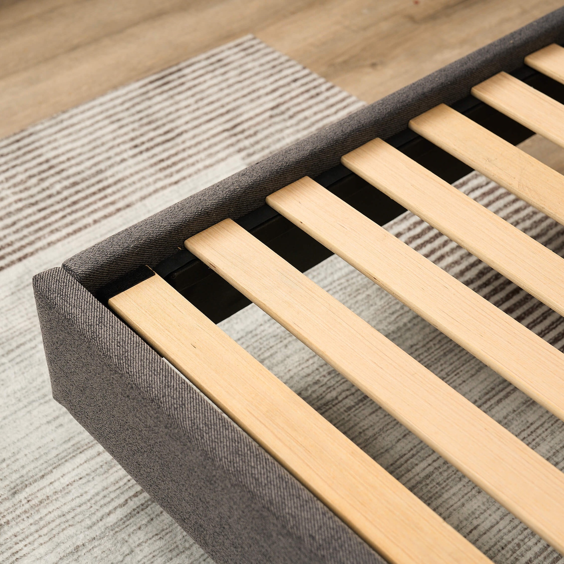 Giường bọc nệm Amando Nest