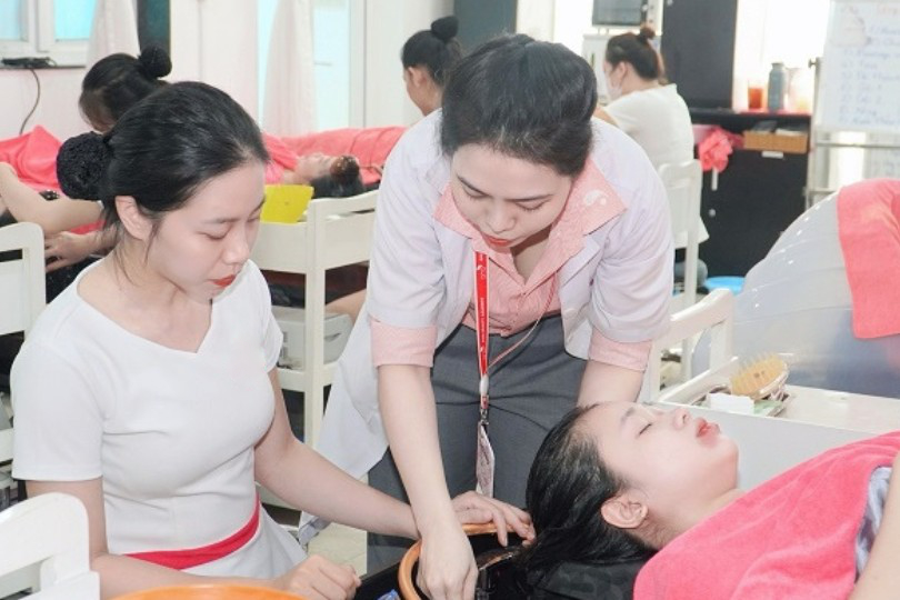 Khóa học gội đầu dưỡng sinh