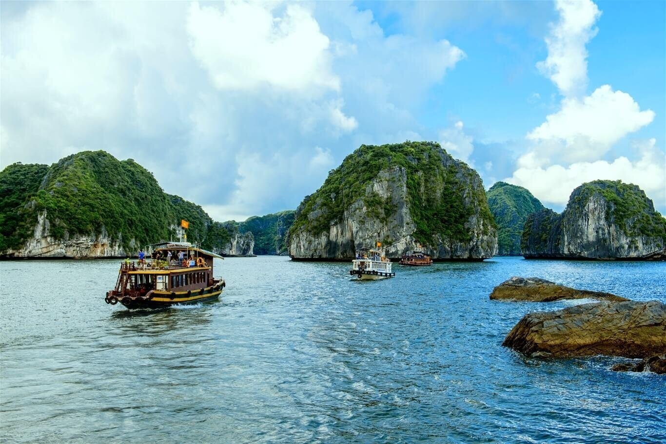 Hà Nội - Yên Tử - Du Thuyền Cao Cấp Hạ Long - Quảng Yên