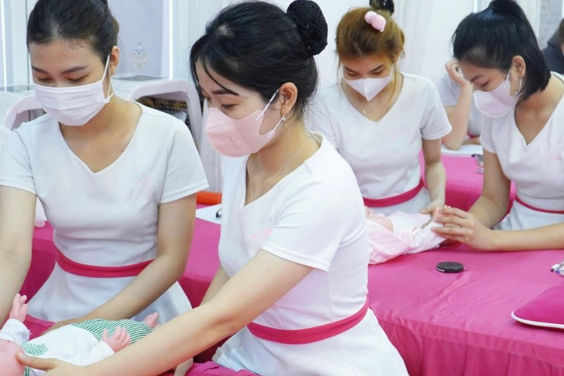 Khóa học Chăm sóc mẹ và bé