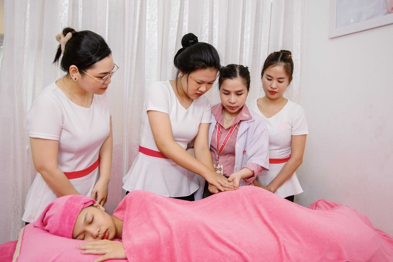 Khóa học Chăm sóc mẹ và bé