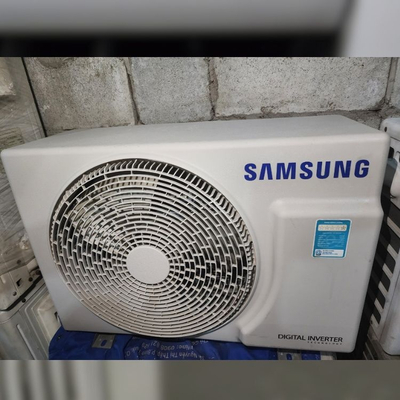 Máy Lạnh Samsung Inverter 1.0 HP AR10TYHYCWKX