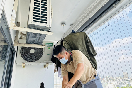 Mùa nóng, đi bảo dưỡng máy lạnh kiếm tiền triệu mỗi ngày
