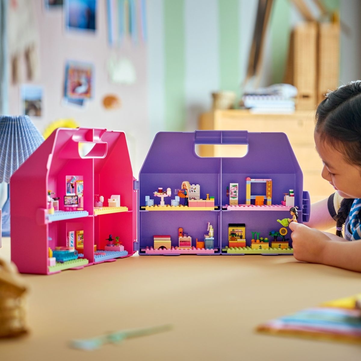 Đồ Chơi Lắp Ráp Vali Ngôi Nhà Búp Bê Sáng Tạo LEGO FRIENDS 42697 (355 Chi Tiết)