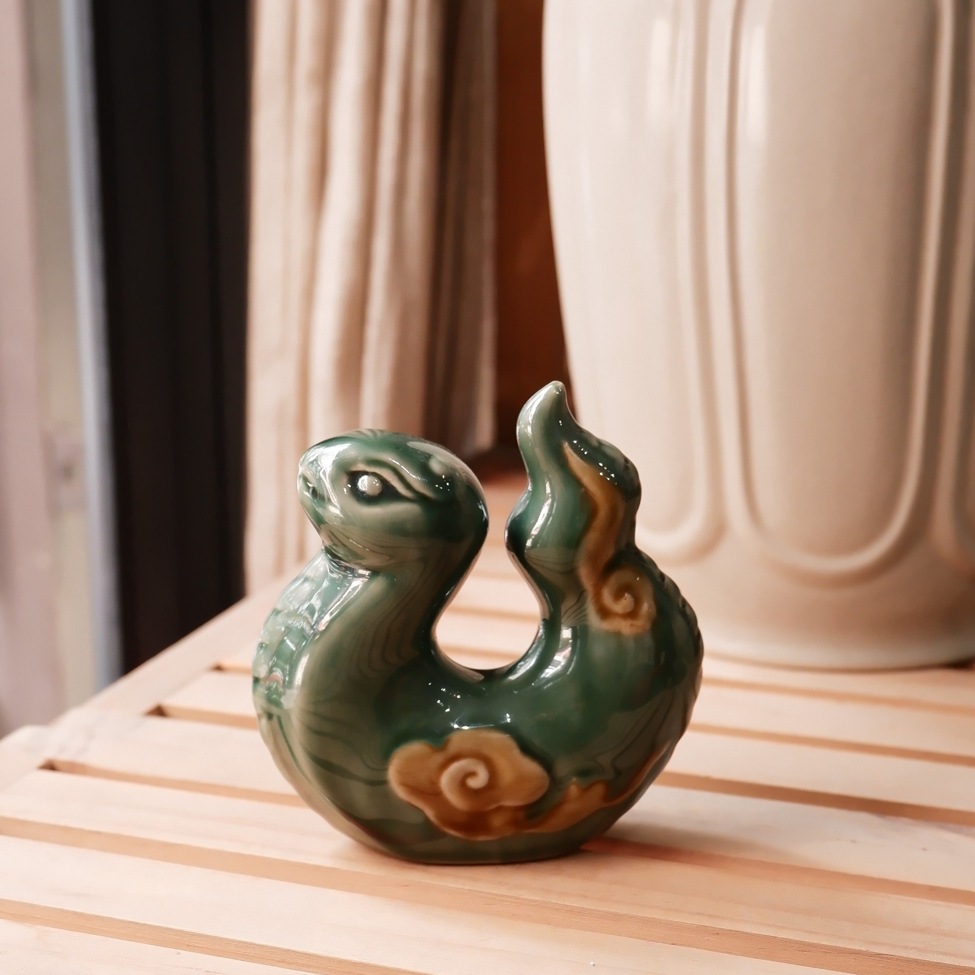 Rắn gốm họa tiết mây - Gốm Hiên Vân