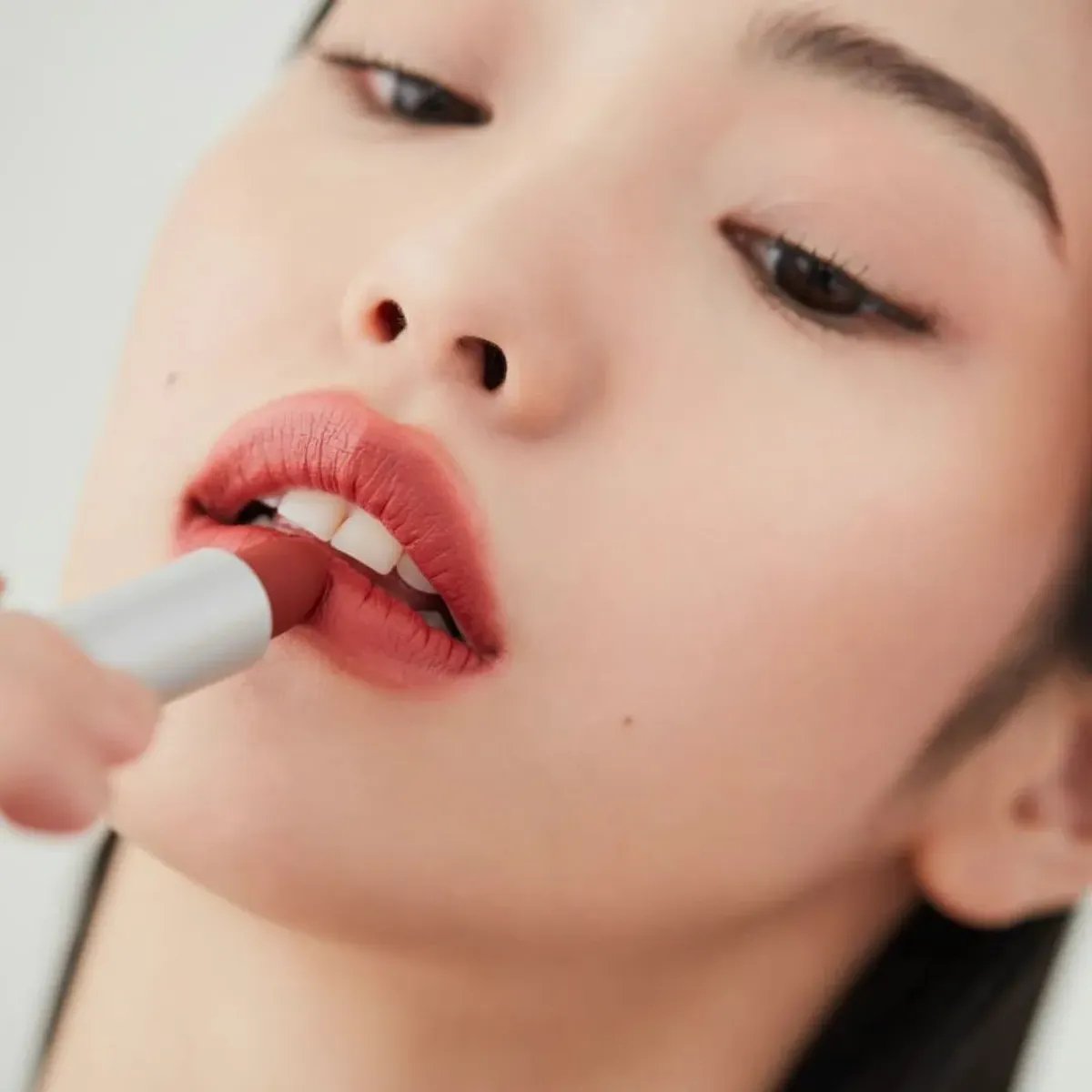 Son Thỏi Freshian Thuần Chay Mịn Môi Sensual Vegan Lipstick Blur 3.3g