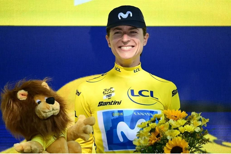 Tour de France nữ kiểm tra áo ngực trước giờ xuất phát