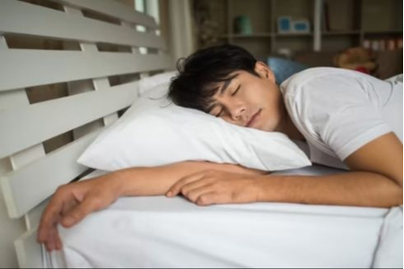 Vì sao có người vẫn ngủ ngon dù 'trời sập'?