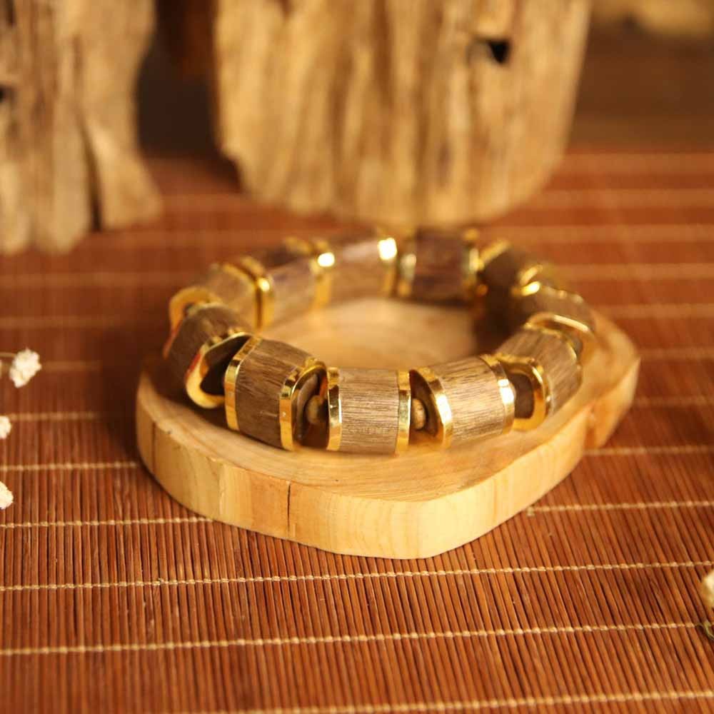 Vòng trầm hương cao cấp mạ vàng